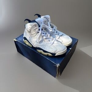 Size Men's 9 - Air Jordan 6 Retro Midnight Navy